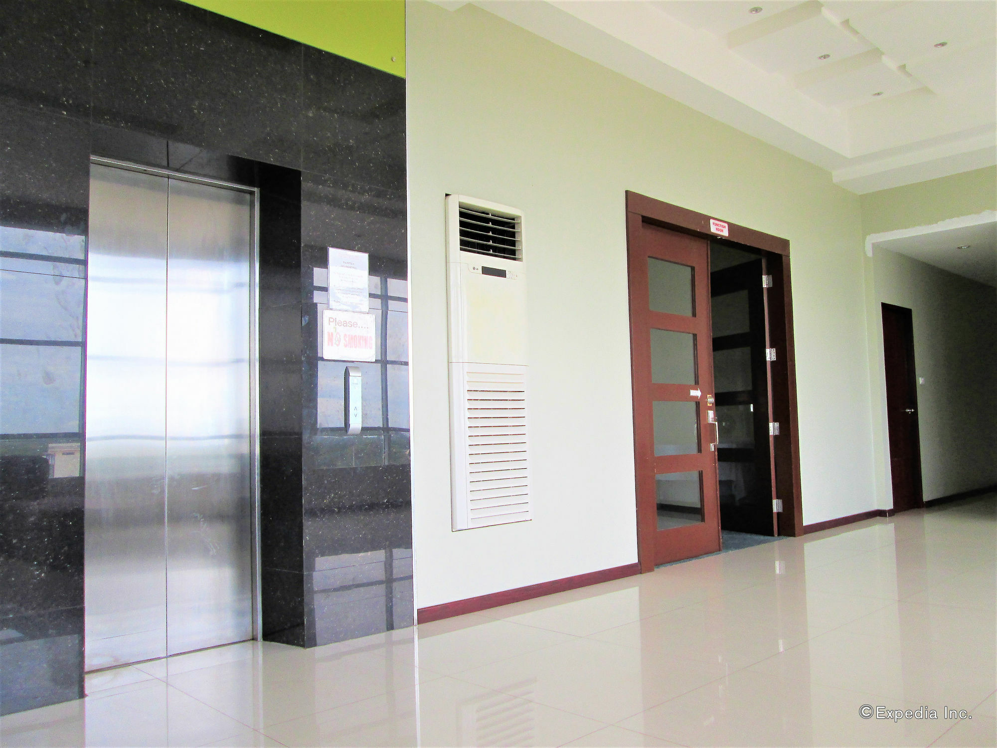 Marianne Suites Cagayan de Oro Exterior photo